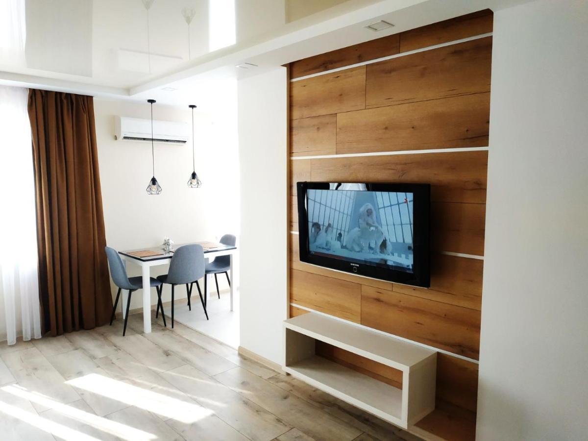 Apartment At Kirova Dnipro Bagian luar foto