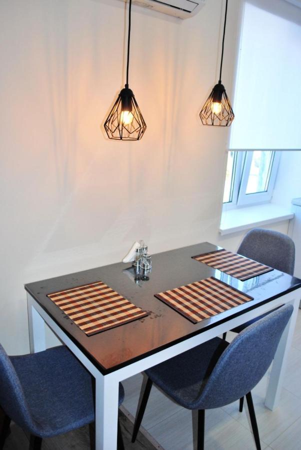 Apartment At Kirova Dnipro Bagian luar foto