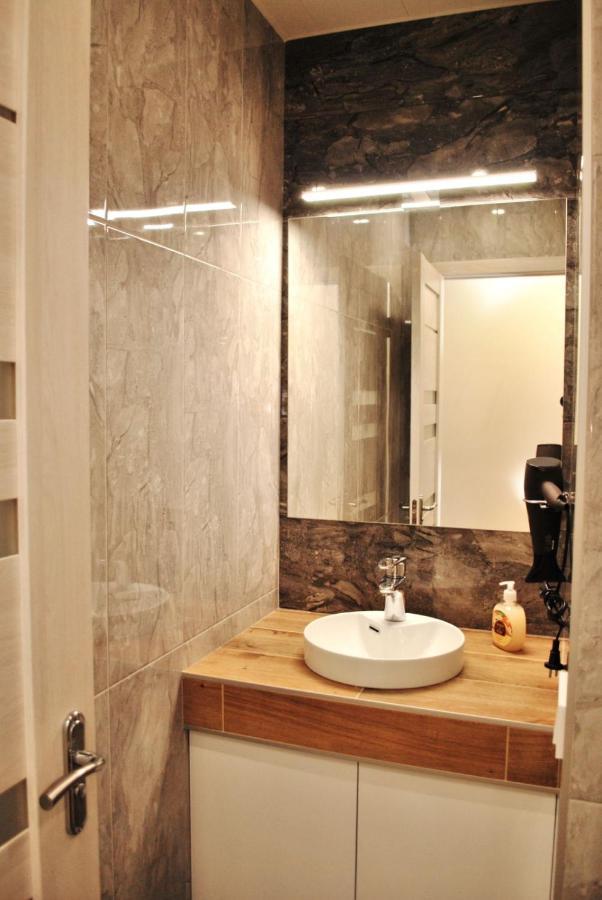 Apartment At Kirova Dnipro Bagian luar foto